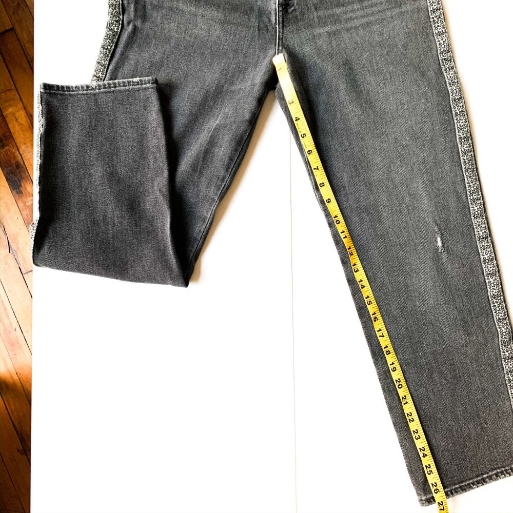 NWT anthro leopard-trimmed high rise straight jean - Picture 8 of 12